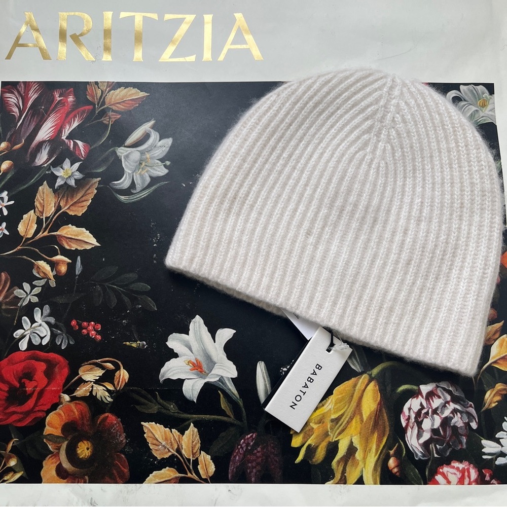Aritzia Babaton 100% Cashmere Beanie Hat Cream Ivory Ribbed Knit NEW with Tags - Picture 9 of 13